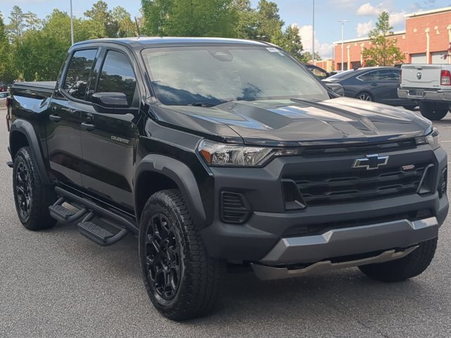 Used 2026 Chevrolet Colorado Trail Boss AWD/4WD image 1