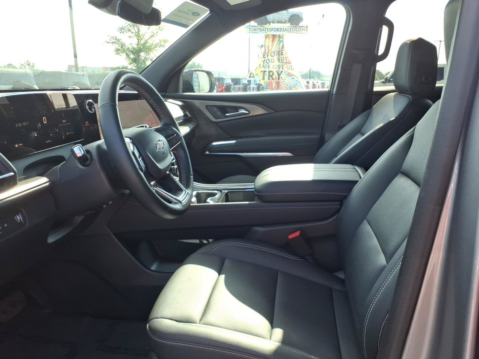 Used 2026 Chevrolet Traverse LT FWD image 10