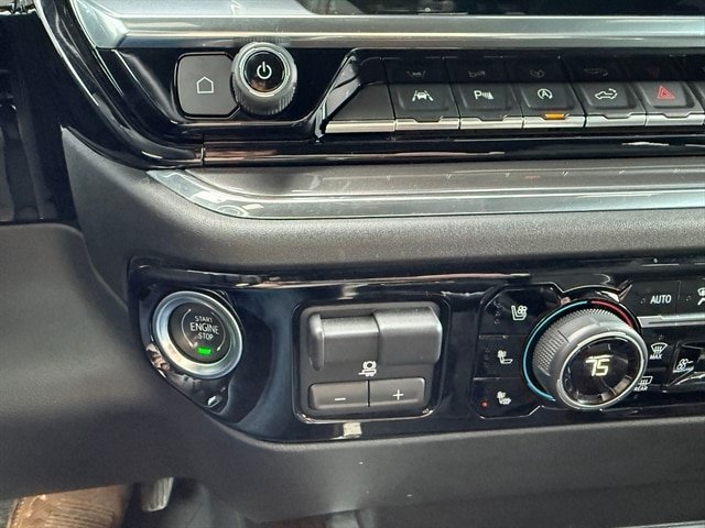 Used 2023 Chevrolet Silverado 1500 High Country w/ High Country Premium Package AWD/4WD image 15