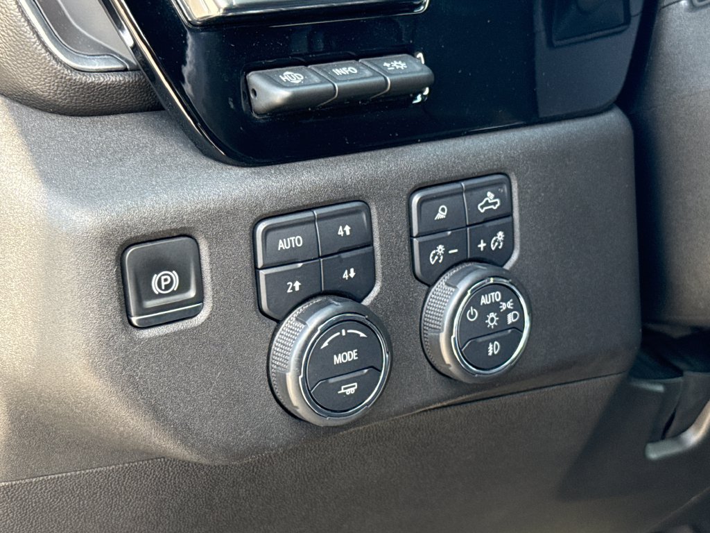 Used 2024 Chevrolet Silverado 2500 High Country w/ Technology Package AWD/4WD image 15