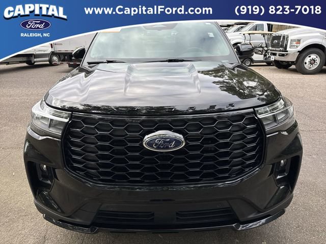 Certified 2025 Ford Explorer ST-Line w/ Premium Package AWD/4WD image 10