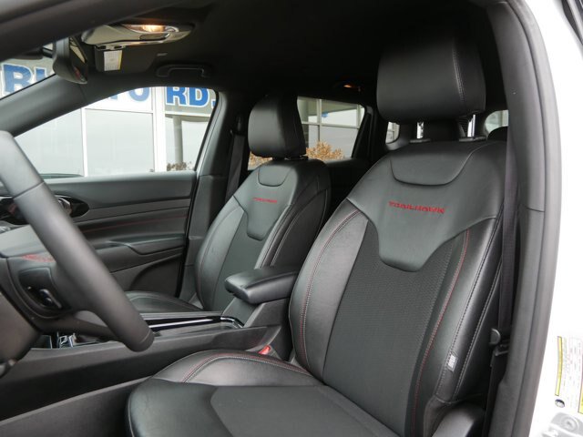 Used 2025 Jeep Compass Trailhawk AWD/4WD image 11