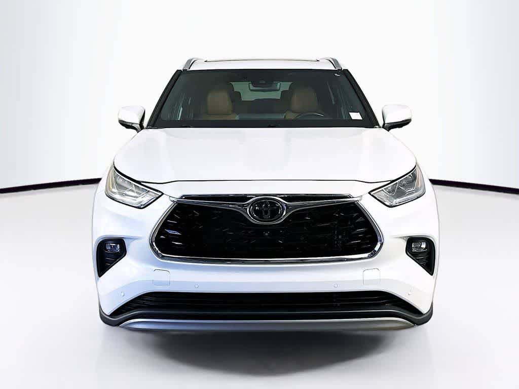 Used 2023 Toyota Highlander Platinum FWD image 6