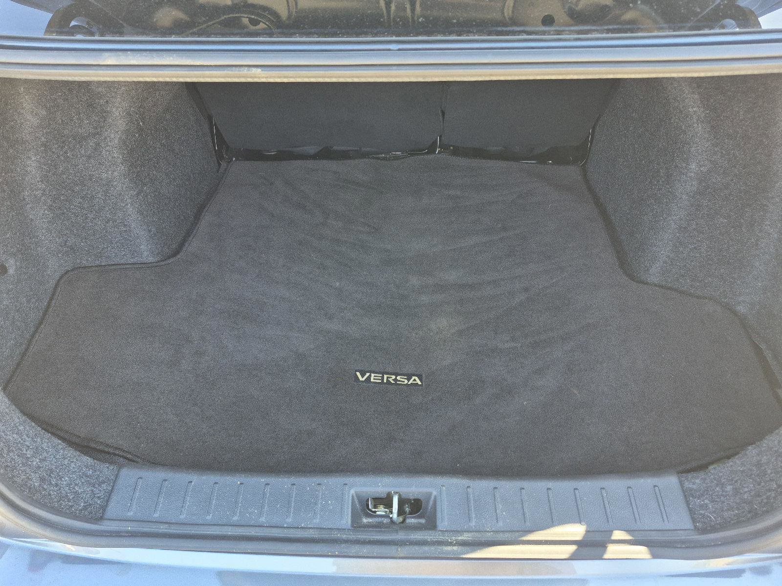 Used 2021 Nissan Versa SV image 18