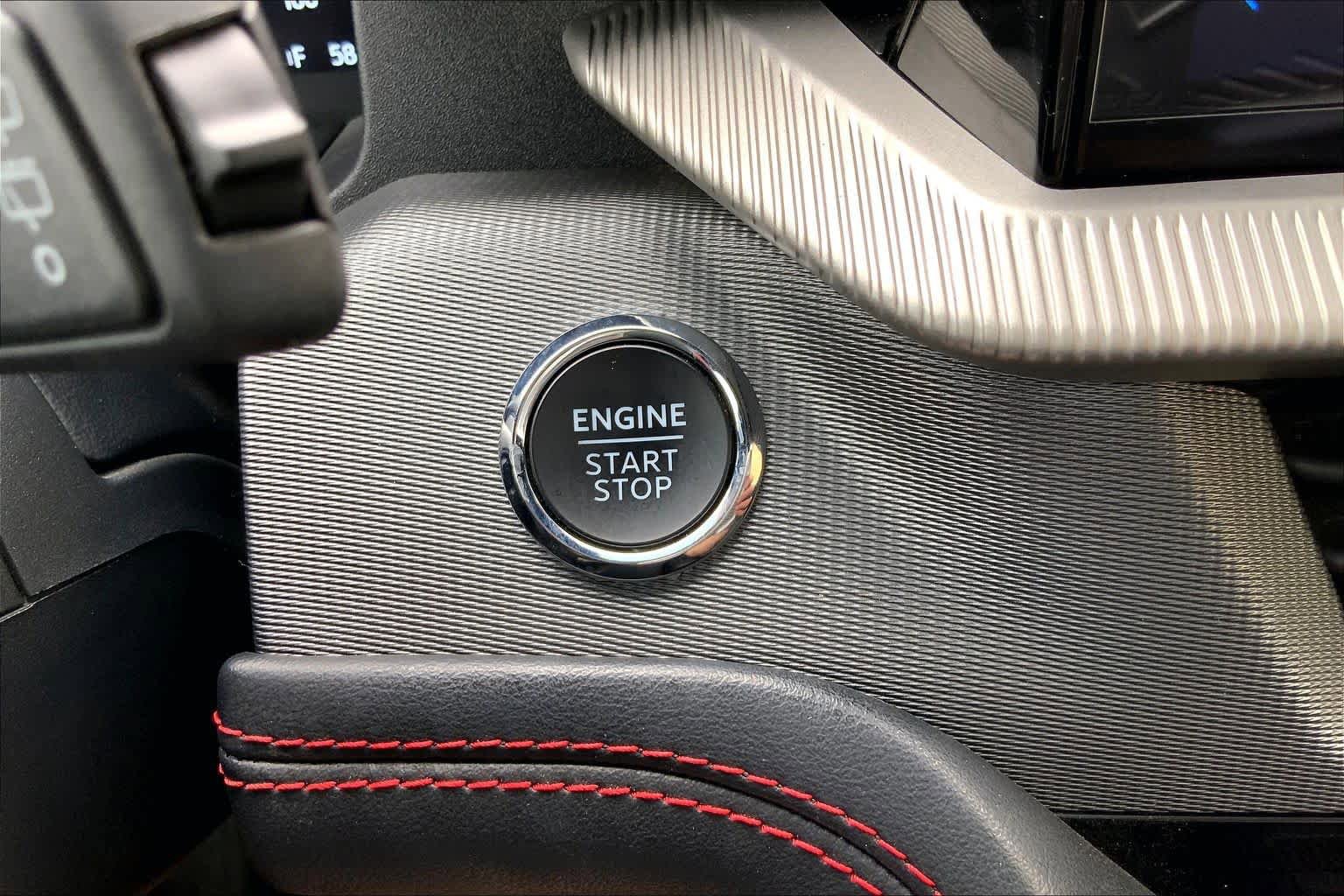 Certified 2025 Ford Explorer ST-Line w/ Premium Package RWD image 36