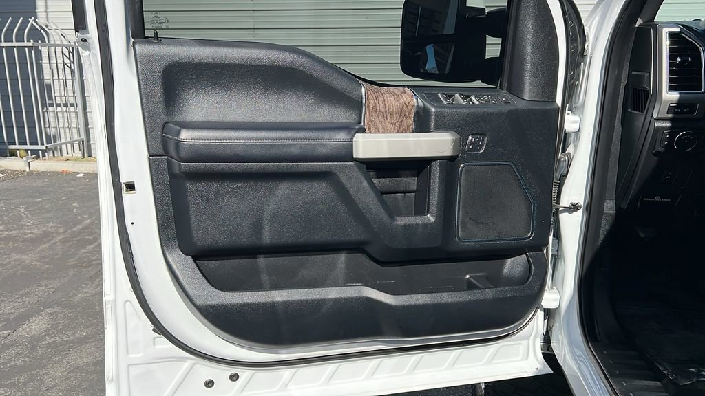 Certified 2018 Ford F250 Lariat w/ Lariat Value Package image 11