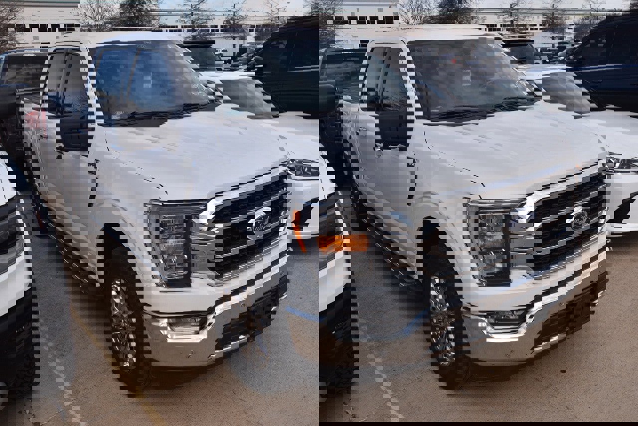 Certified 2022 Ford F150 XLT w/ Equipment Group 302A High image 4