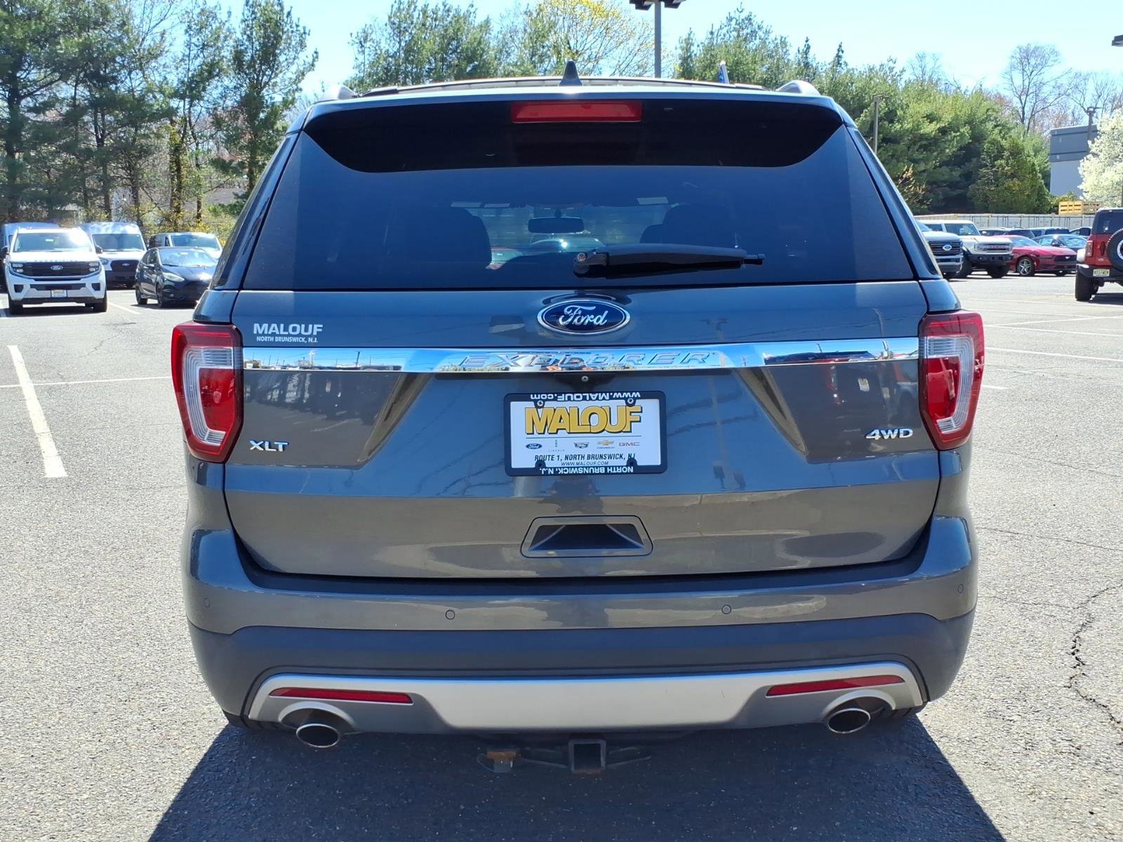 Certified 2017 Ford Explorer XLT w/ Equipment Group 202A AWD/4WD image 5