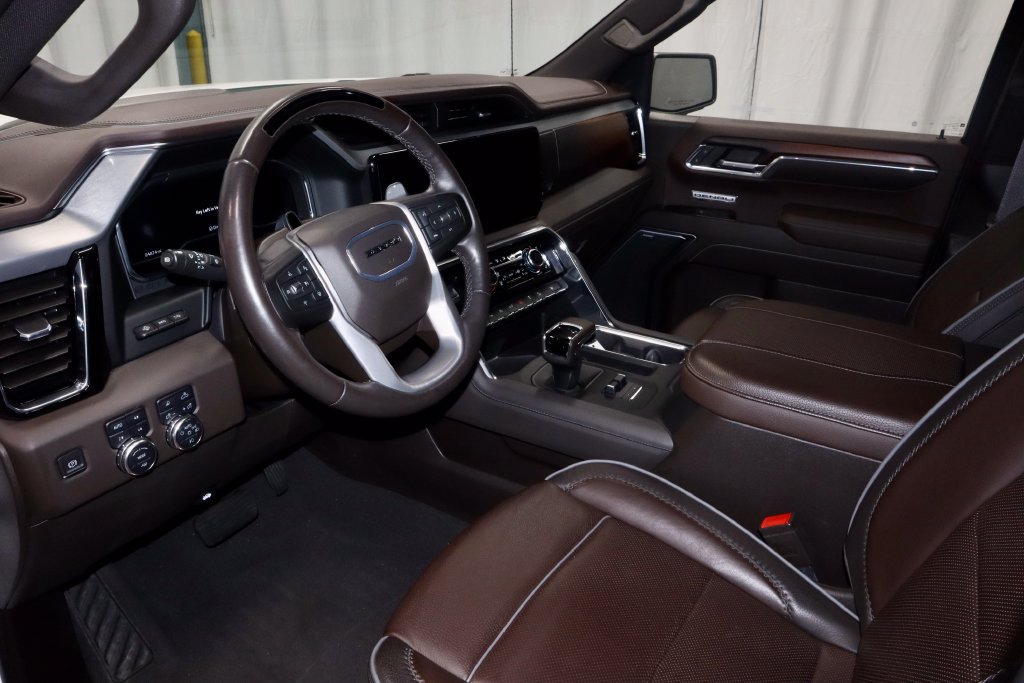 Used 2024 GMC Sierra 1500 Denali w/ Technology Package AWD/4WD image 23