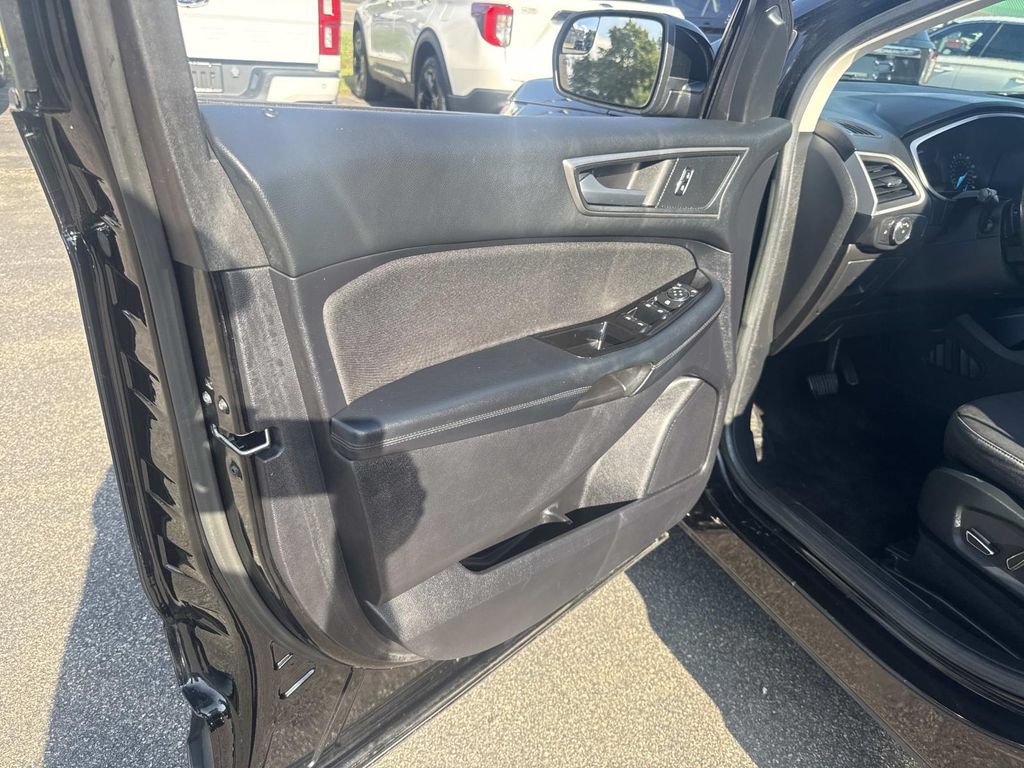 Certified 2017 Ford Edge SEL AWD/4WD image 17