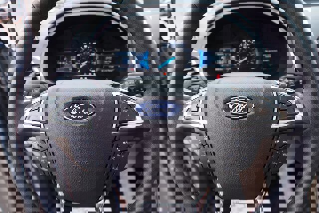 Certified 2024 Ford Edge Titanium w/ Titanium Elite Package image 22