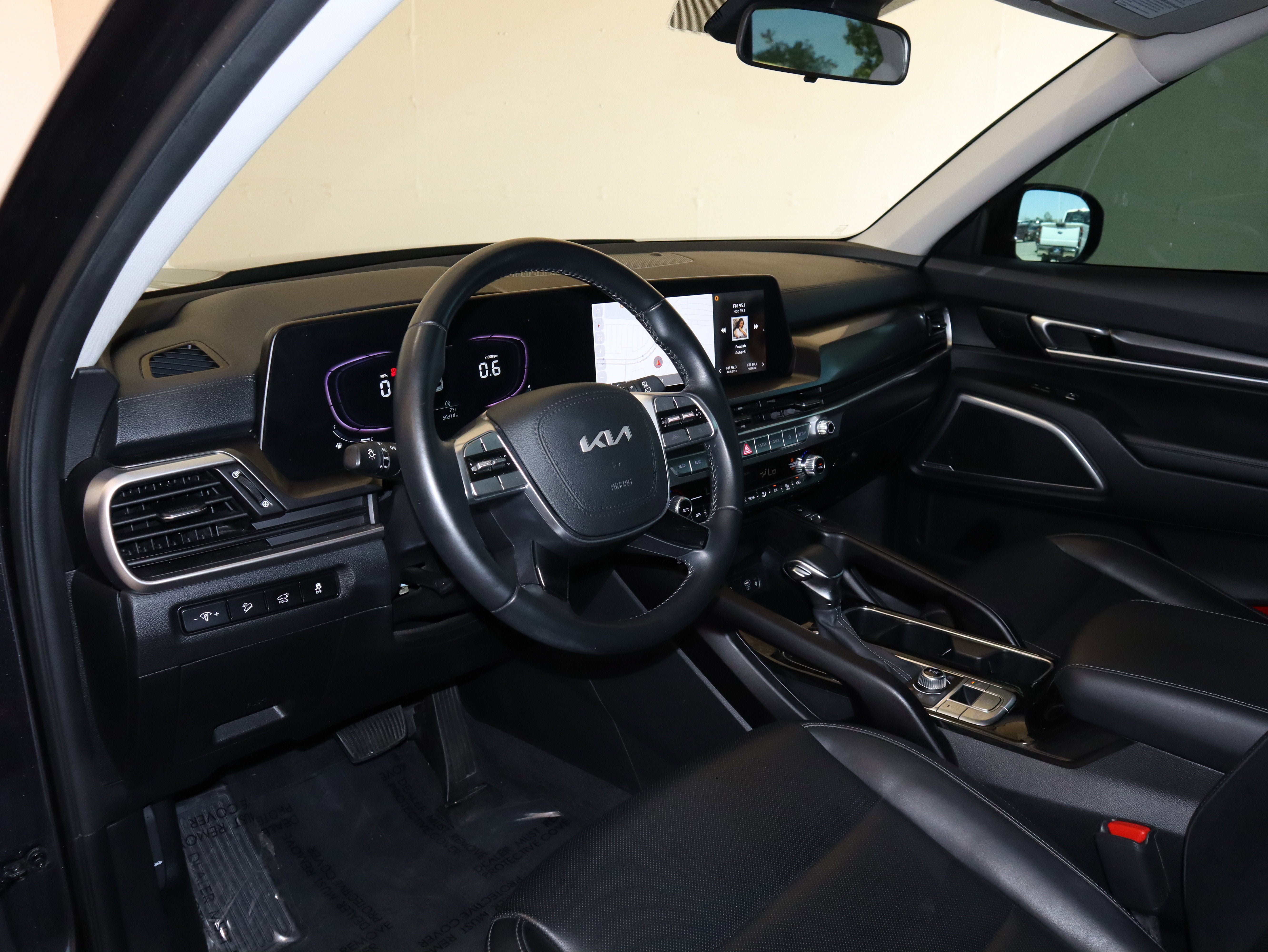 Used 2025 Kia Telluride S AWD/4WD image 21