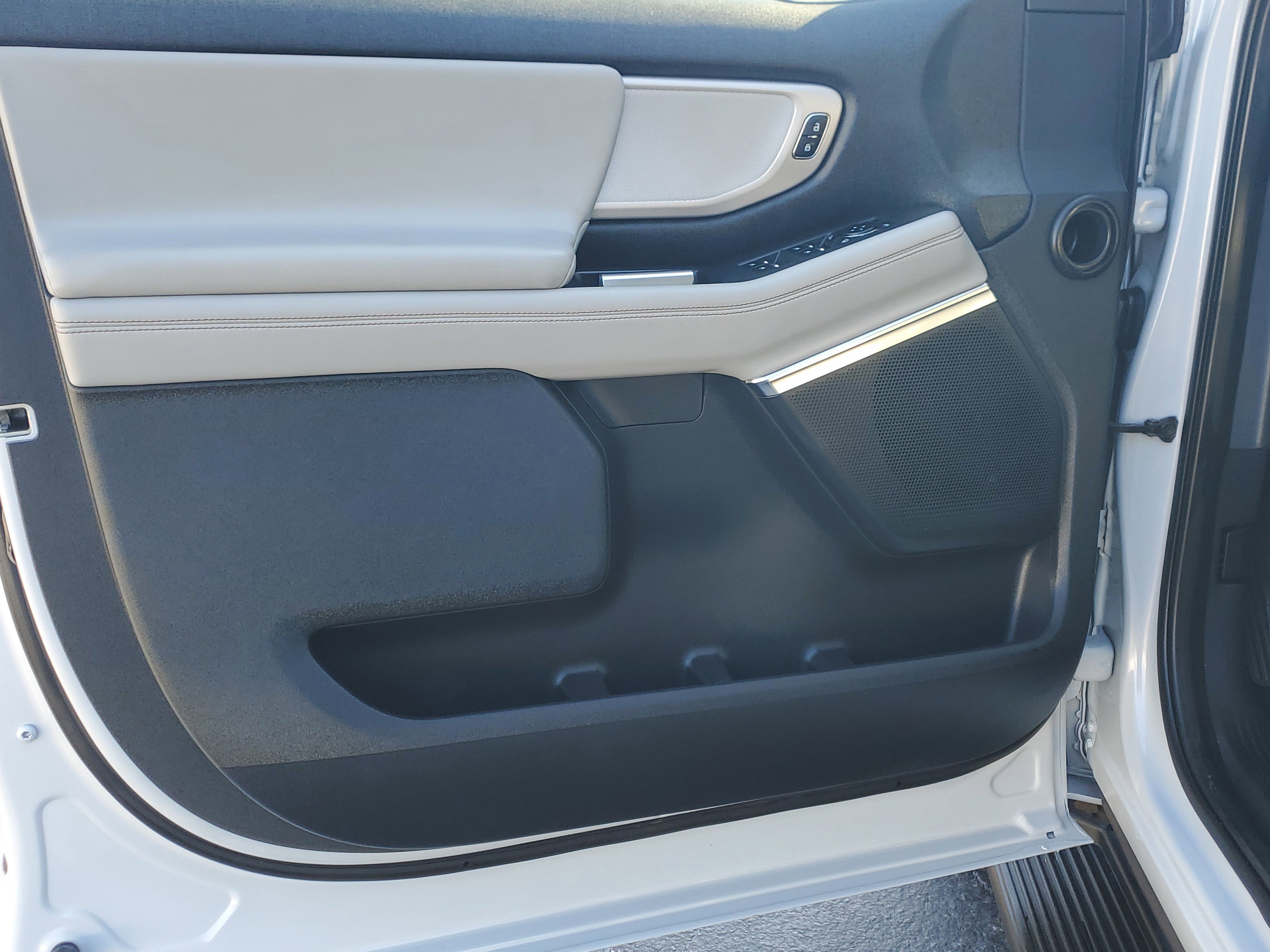 Certified 2025 Ford Expedition Active image 21