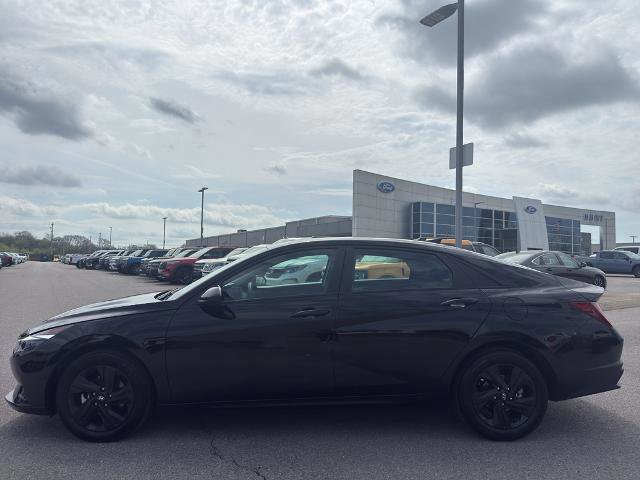 Used 2023 Hyundai Elantra SEL FWD image 6
