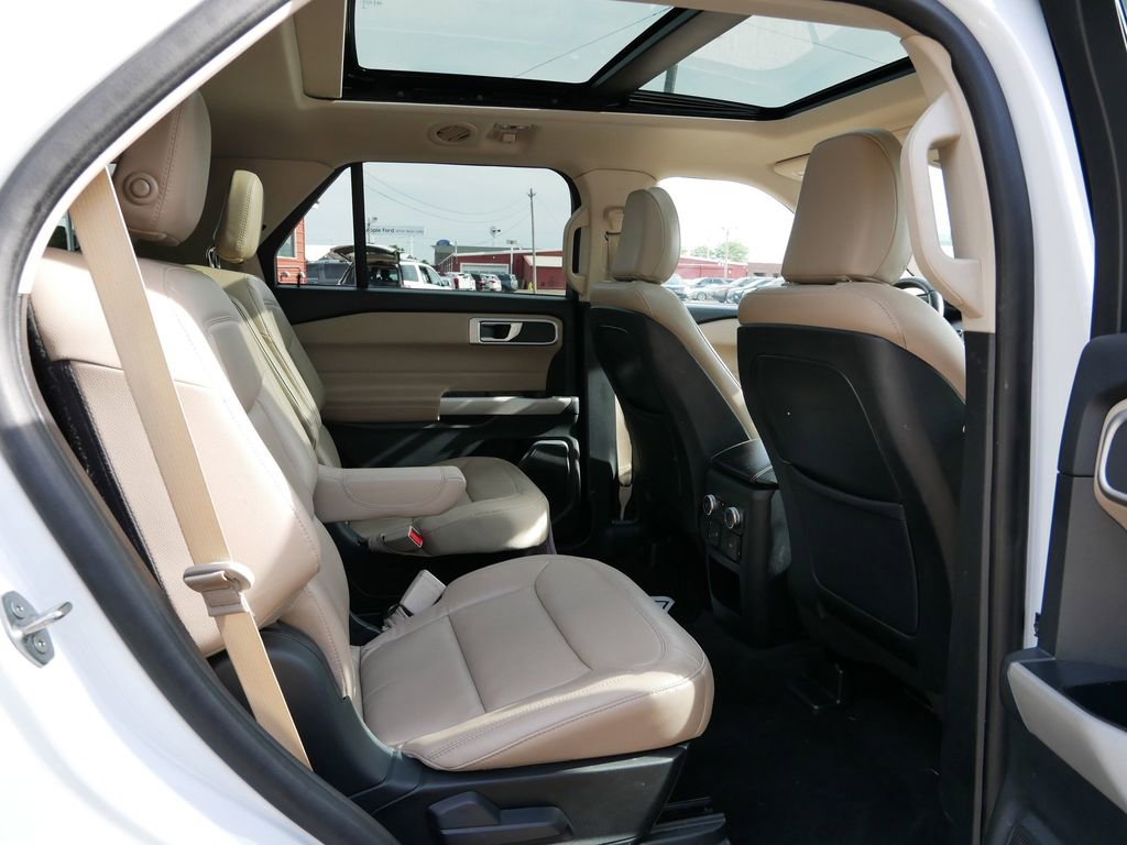 Certified 2020 Ford Explorer XLT w/ Equipment Group 202A AWD/4WD image 9