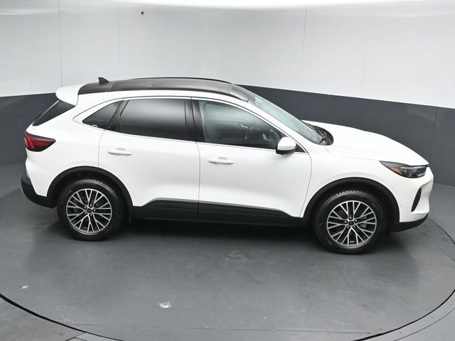 Certified 2024 Ford Escape SE w/ PHEV Premium Package image 18