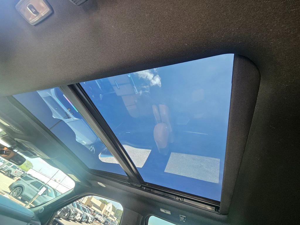 Certified 2022 Ford F150 Platinum w/ Equipment Group 701A High image 9