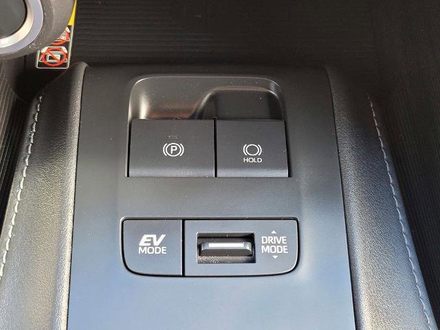 Used 2024 Toyota Venza XLE image 21