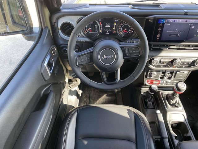 Used 2025 Jeep Wrangler Willys image 13
