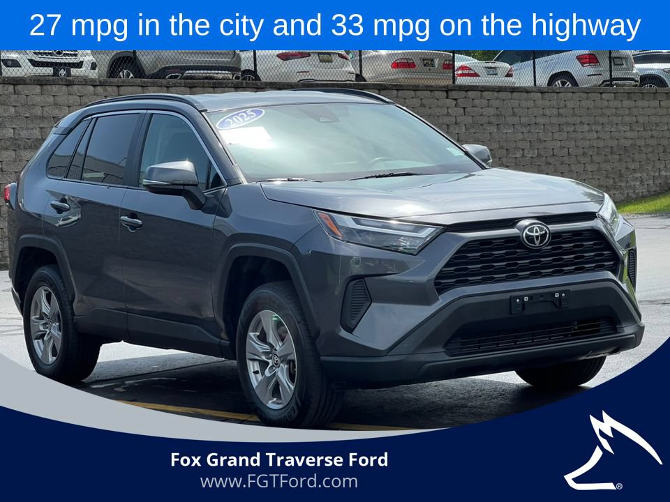 Used 2025 Toyota RAV4 XLE AWD/4WD image 35