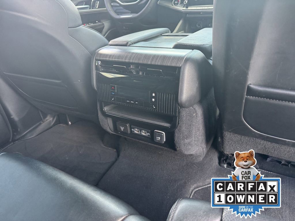 Used 2024 Jeep Wagoneer L Series II w/ Flexible Seating Group RWD image 23