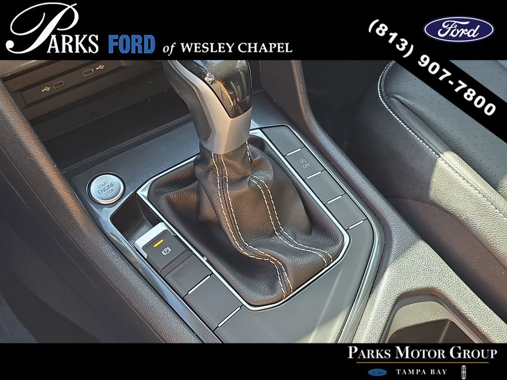 Used 2023 Volkswagen Tiguan SE w/ Panoramic Sunroof Package FWD image 26