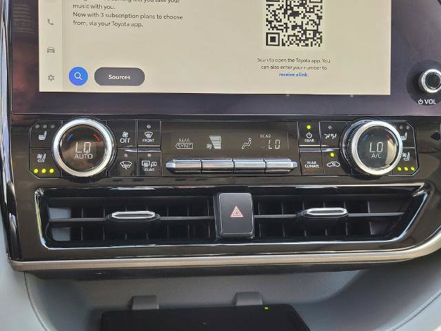 Used 2023 Toyota Highlander Limited AWD/4WD image 21