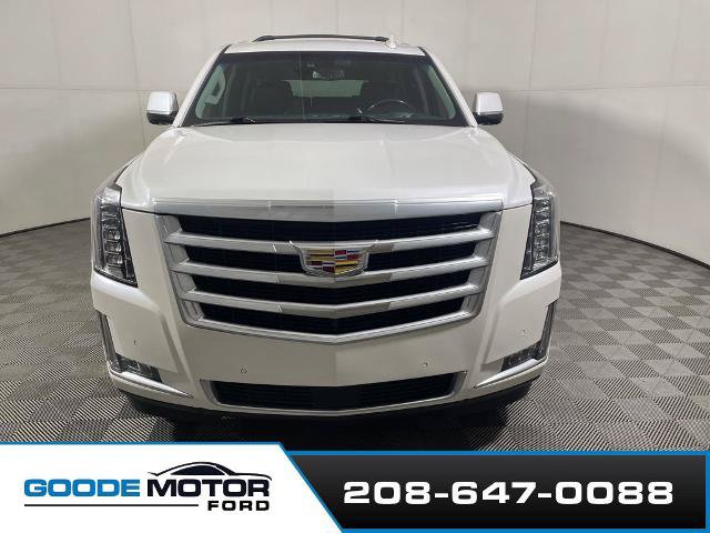 Used 2019 Cadillac Escalade Premium Luxury AWD/4WD image 3