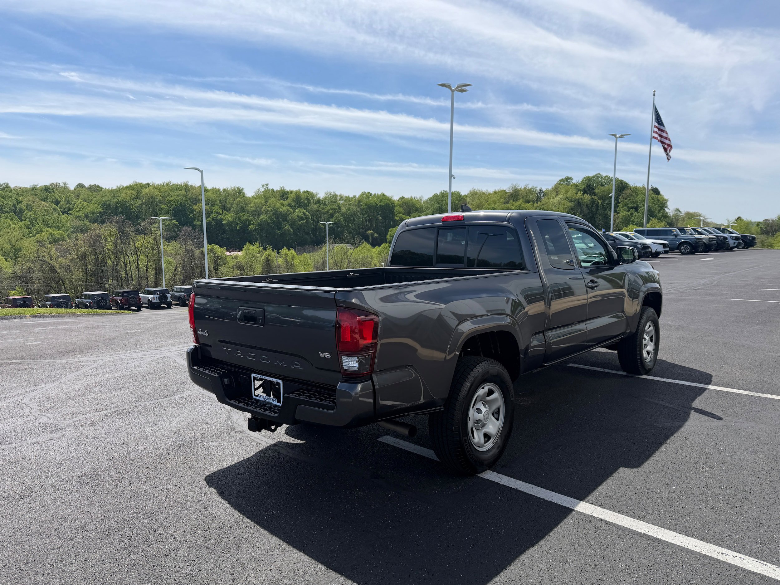 Used 2023 Toyota Tacoma SR AWD/4WD image 6