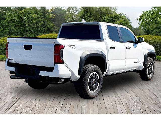Used 2025 Toyota Tacoma TRD Off-Road AWD/4WD image 5