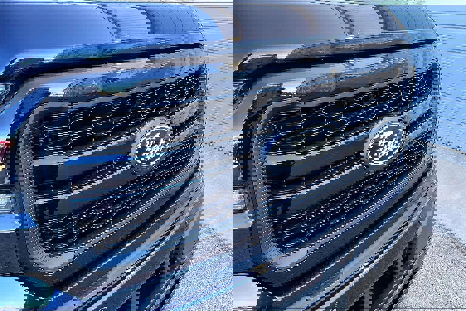 Certified 2025 Ford F150 Lariat w/ Equipment Group 501A Mid image 28