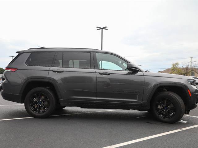 Used 2024 Jeep Grand Cherokee L Altitude AWD/4WD image 10