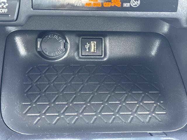 Used 2025 Toyota RAV4 XLE AWD/4WD image 22