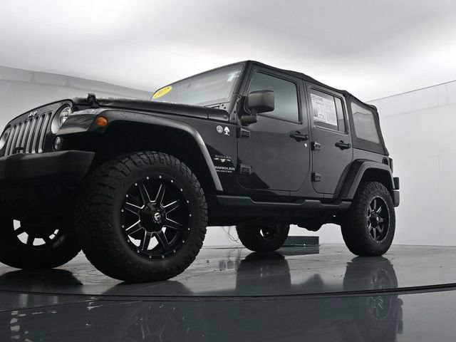 Used 2017 Jeep Wrangler Unlimited Sahara w/ Max Tow Package AWD/4WD image 29