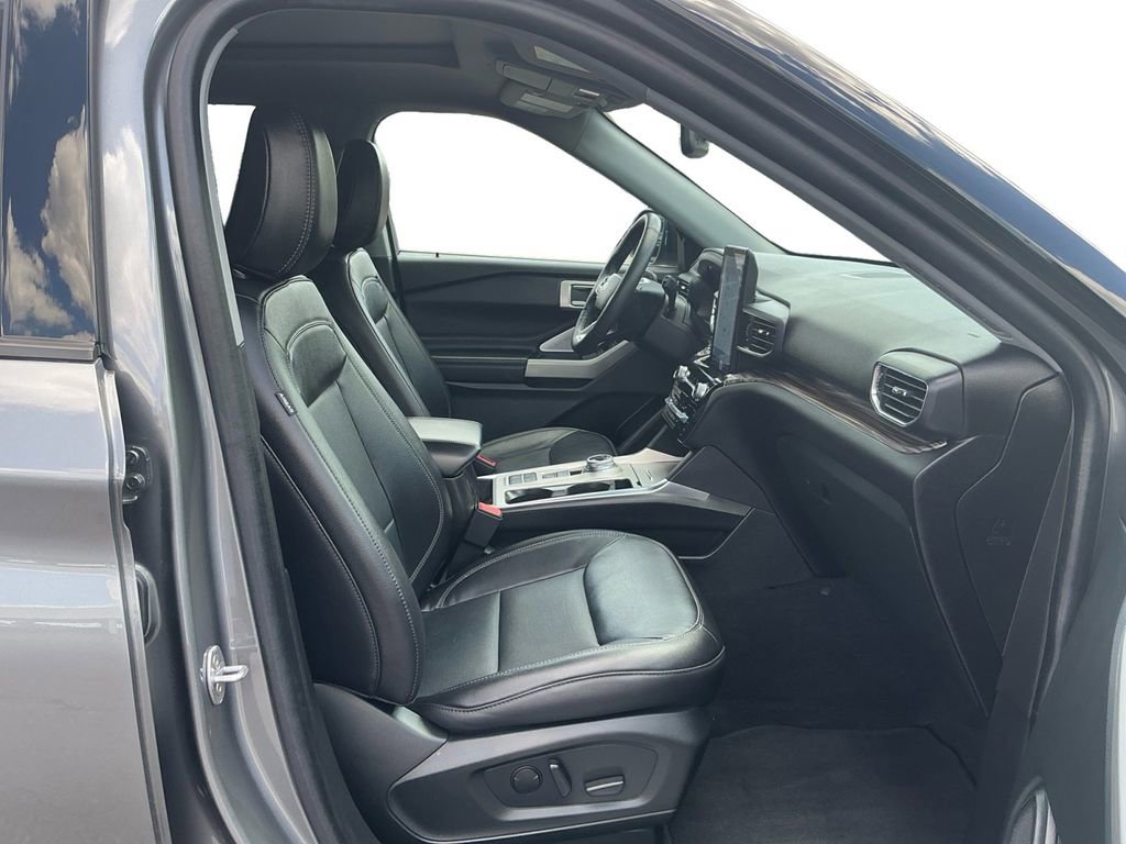 Certified 2023 Ford Explorer Limited w/ Limited Technology Package RWD image 22