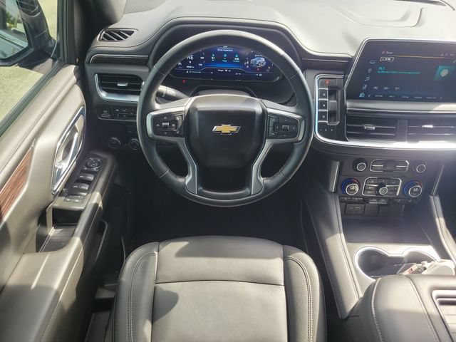 Used 2024 Chevrolet Suburban LT w/ LT Signature Package RWD image 9