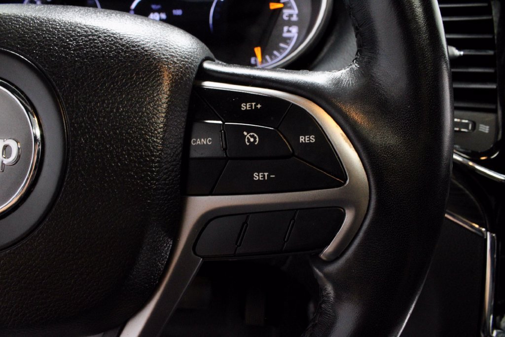 Used 2021 Jeep Grand Cherokee Limited AWD/4WD image 30