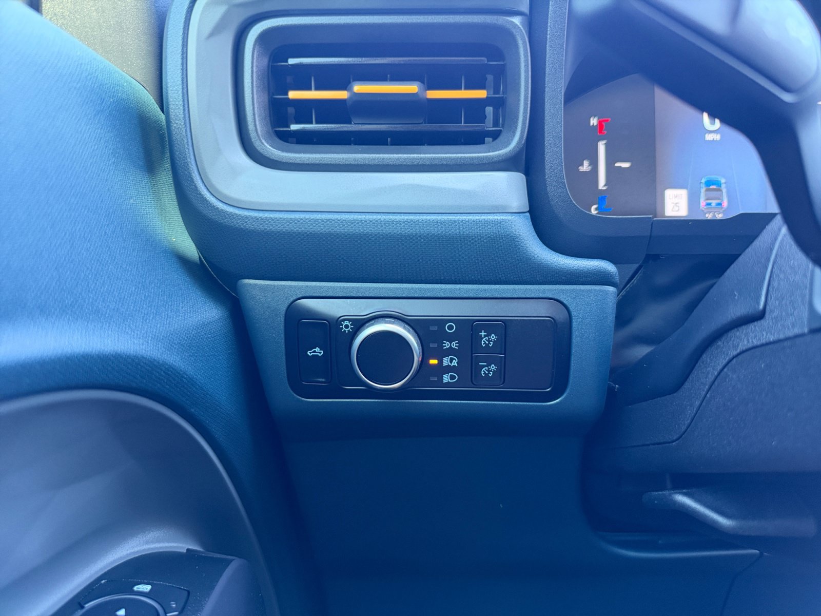 Certified 2025 Ford Maverick Tremor AWD/4WD image 22