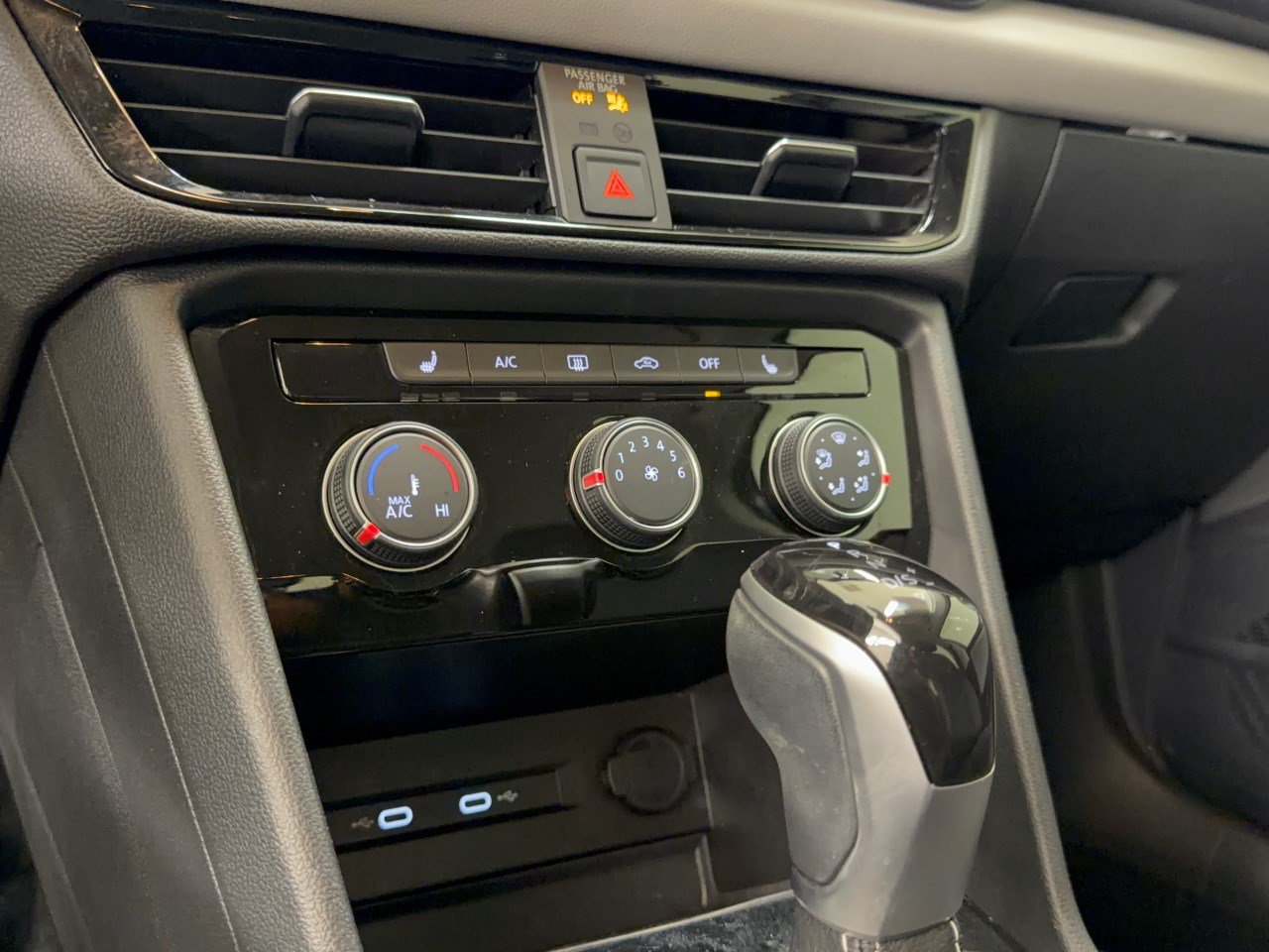 Used 2023 Volkswagen Taos SE FWD image 22