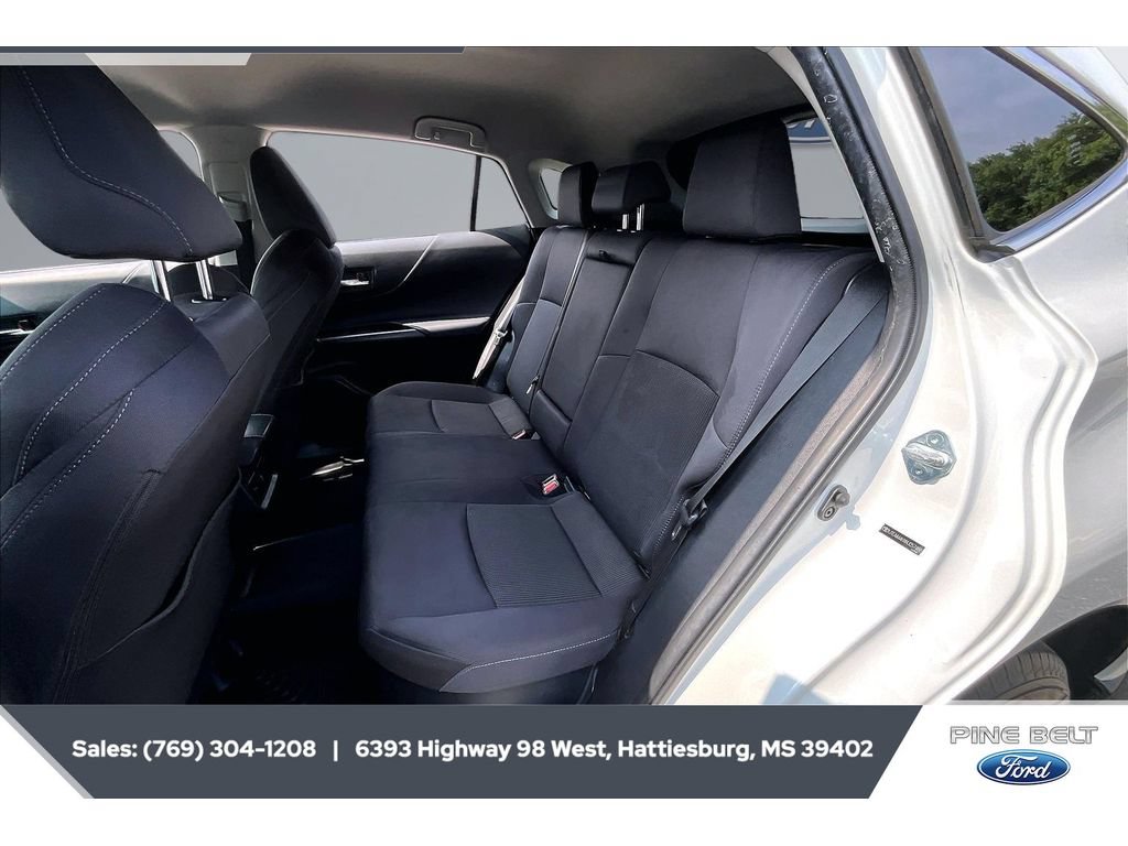 Used 2021 Toyota Venza LE AWD/4WD image 19