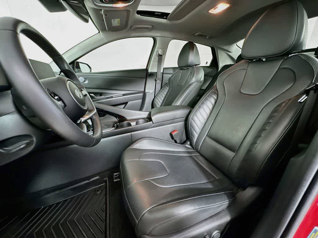 Used 2024 Hyundai Elantra Limited FWD image 11