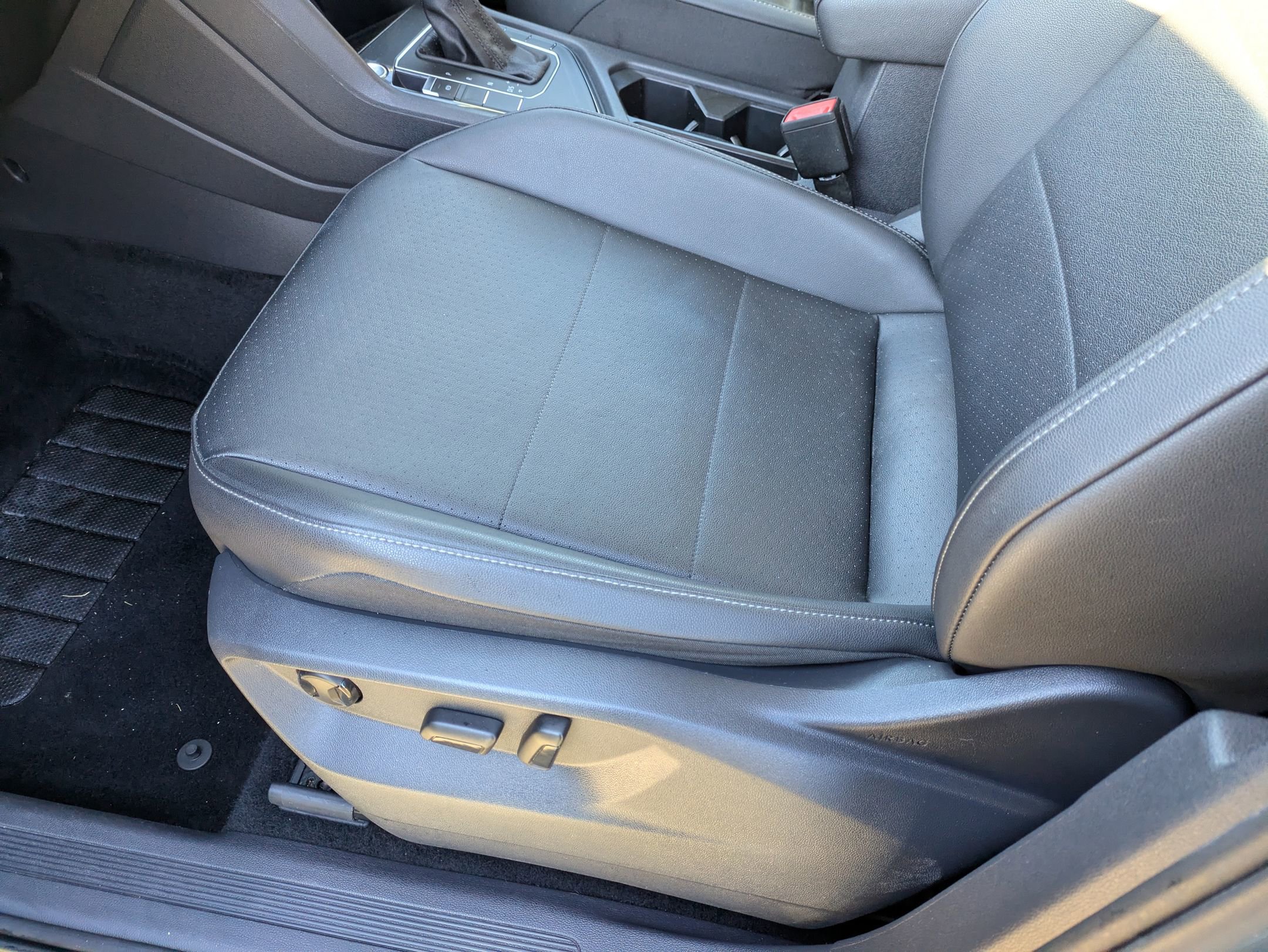 Used 2020 Volkswagen Tiguan SE image 13