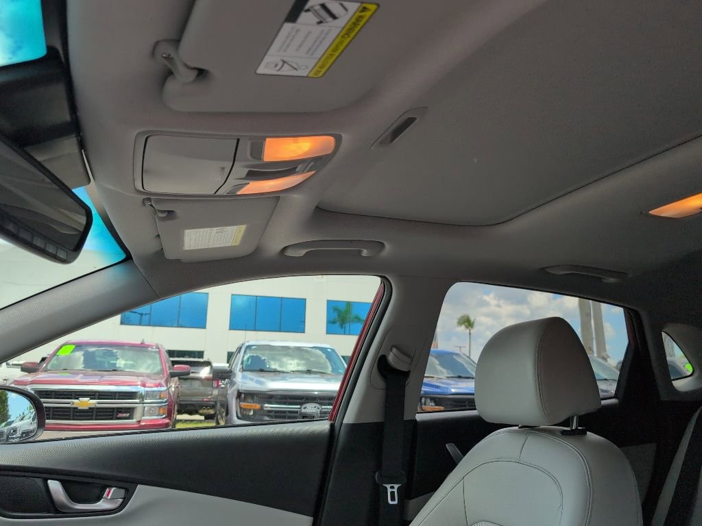 Used 2023 Hyundai Kona Limited FWD image 10