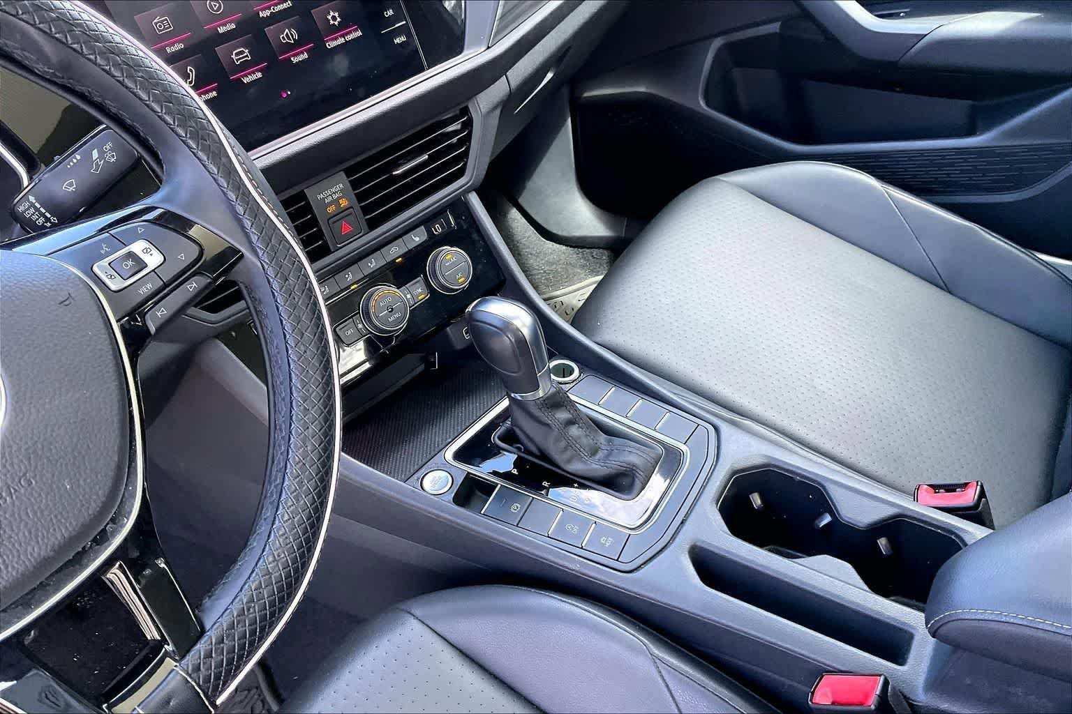 Used 2019 Volkswagen Jetta SEL FWD image 16