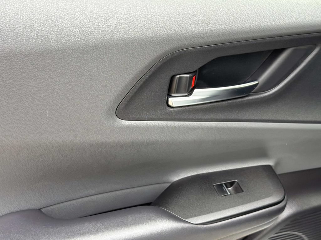 Used 2024 Toyota Prius XLE FWD image 21
