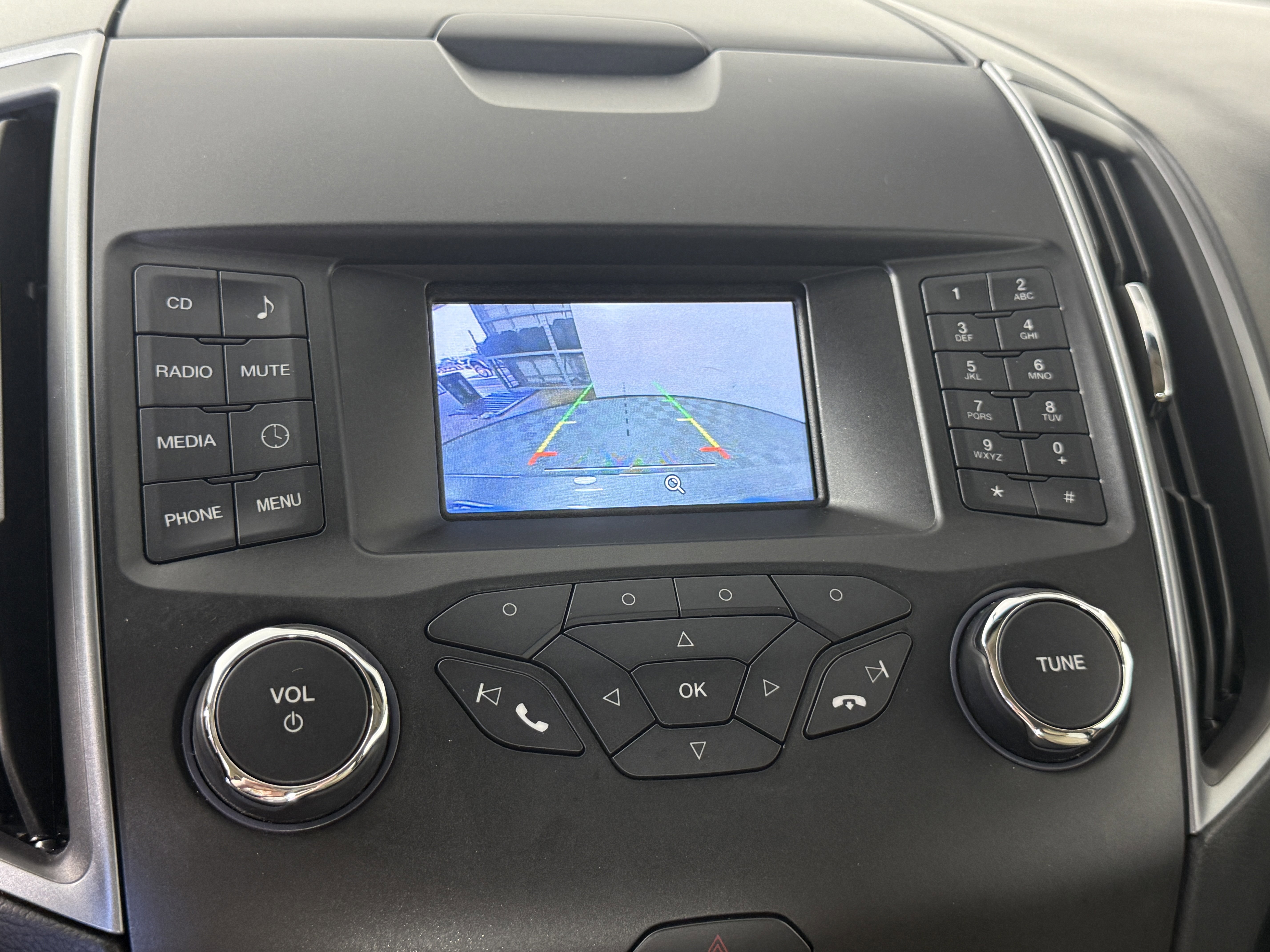 Certified 2018 Ford Edge SE image 19