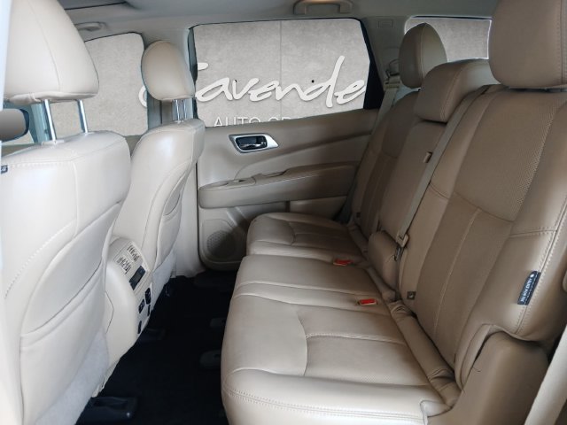 Used 2020 Nissan Pathfinder Platinum FWD image 23