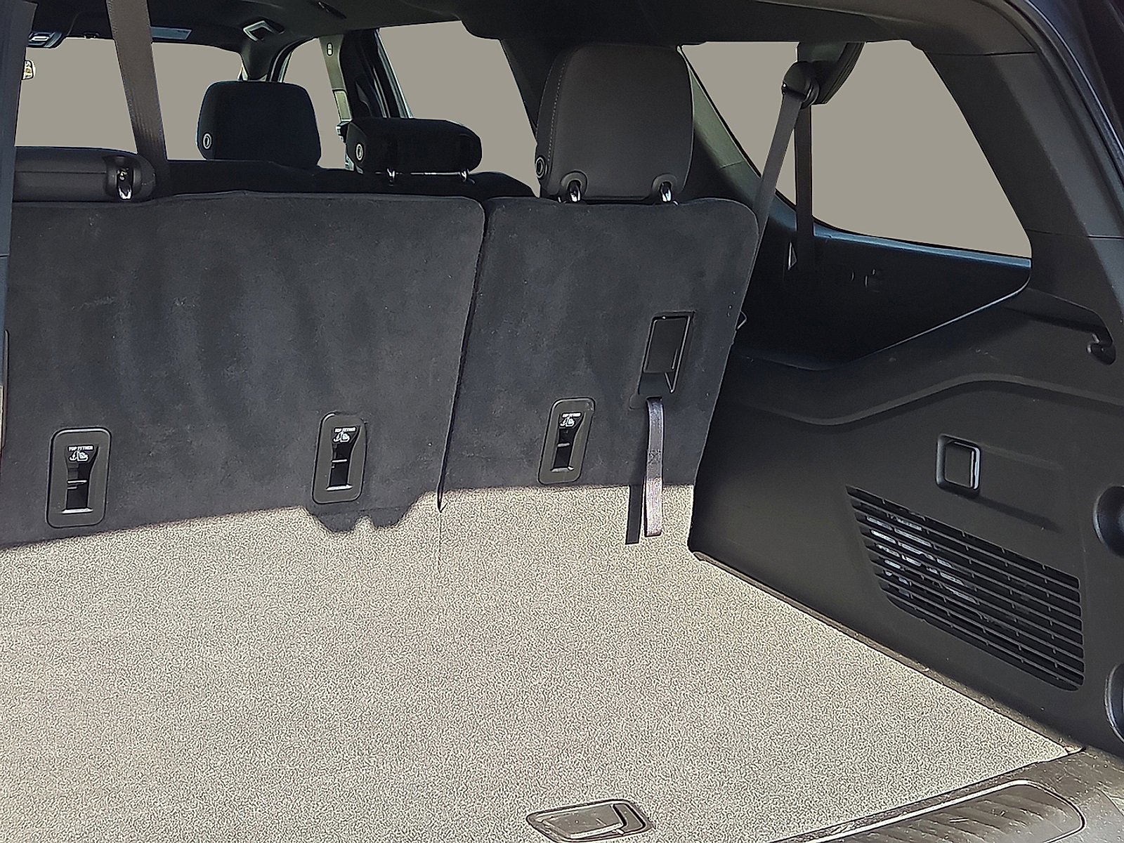 Used 2024 Chevrolet Suburban LS image 8