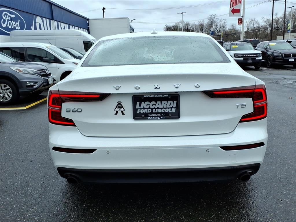 Used 2021 Volvo S60 T5 Momentum w/ Climate Package image 5