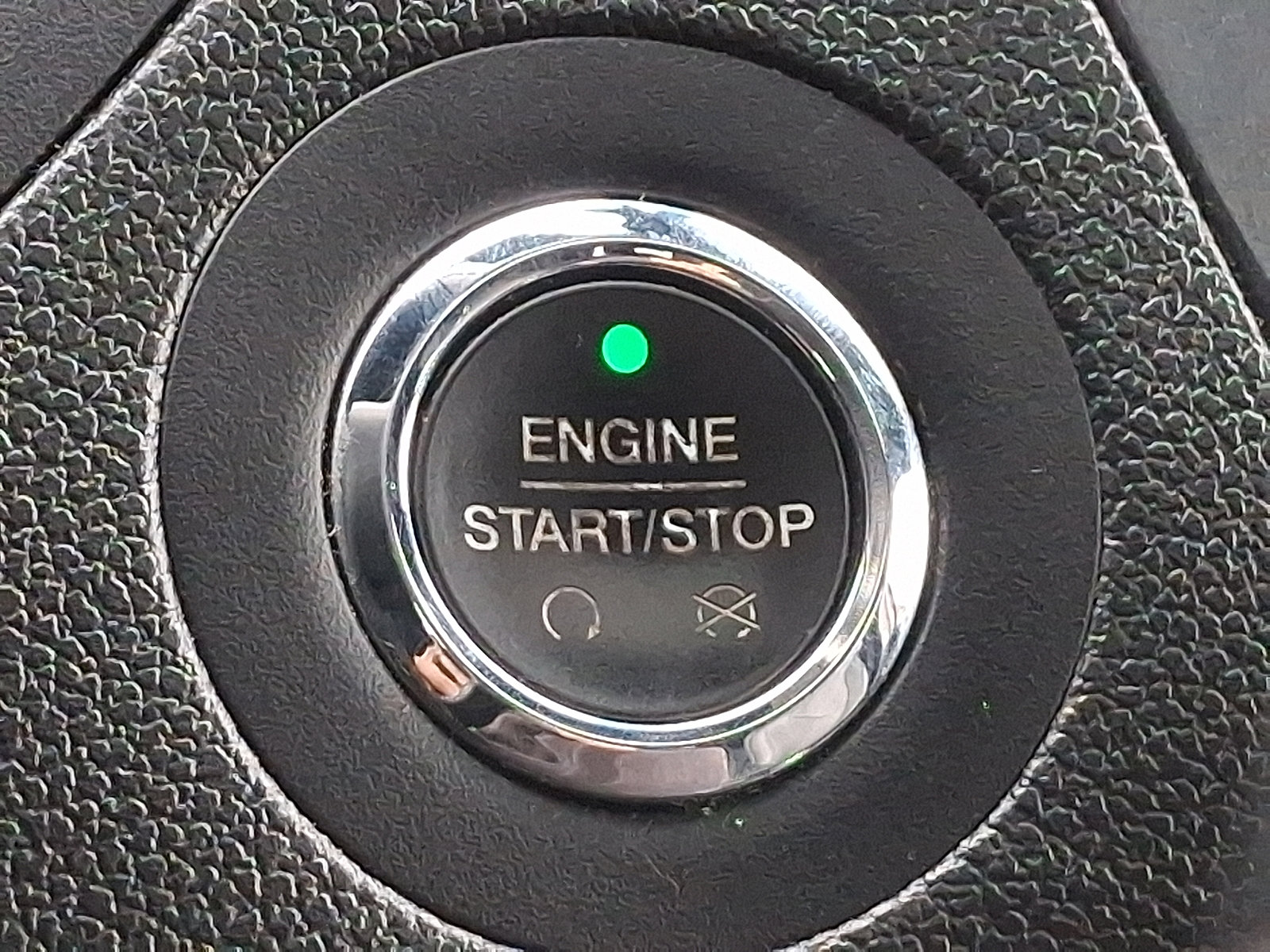 Certified 2018 Ford Explorer Limited w/ Equipment Group 301A image 25